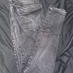 Jennifer Lopez Gray Skinny Jeans with Distressed Look